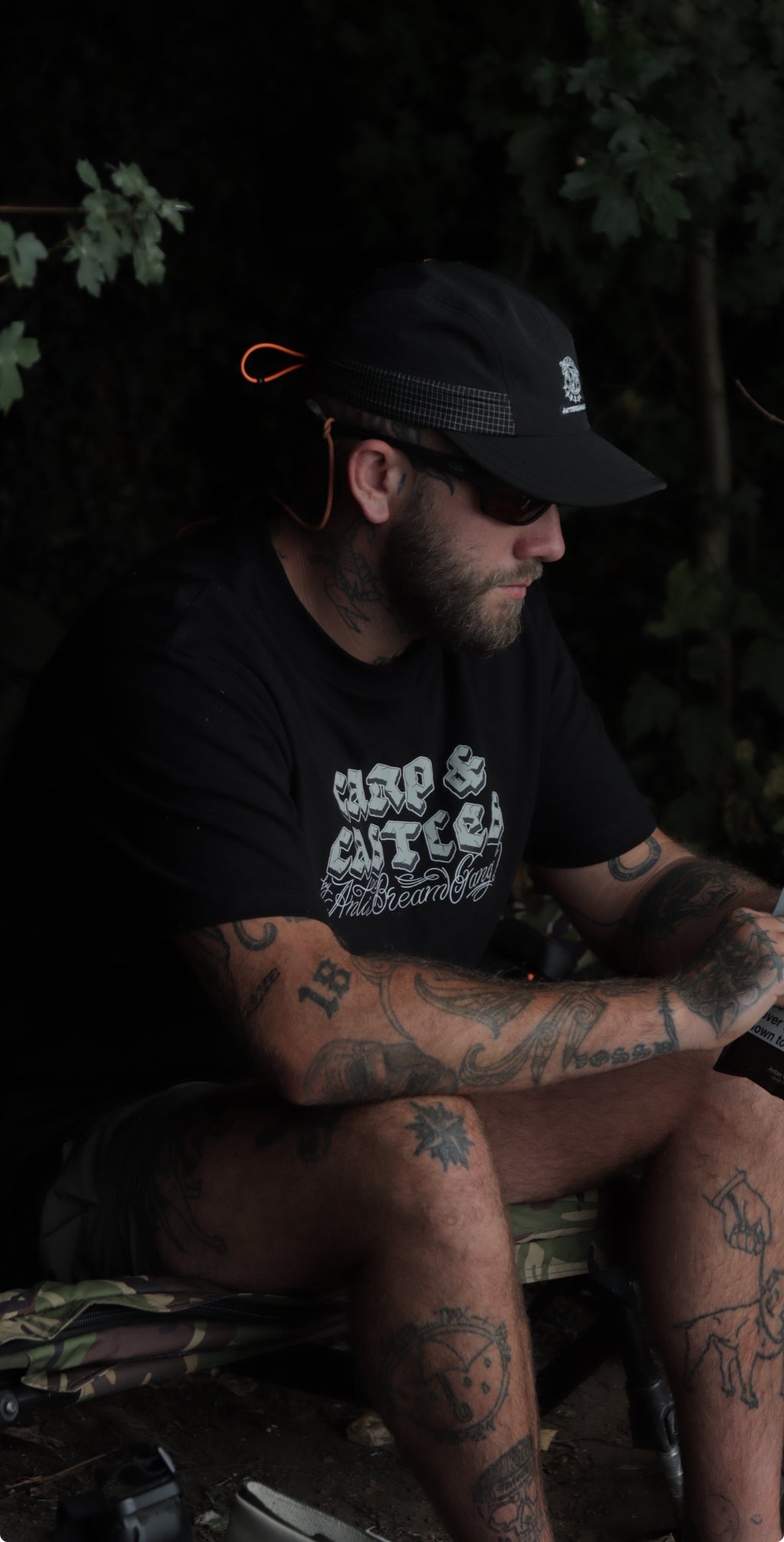 “CARP & CASTLES” tee.