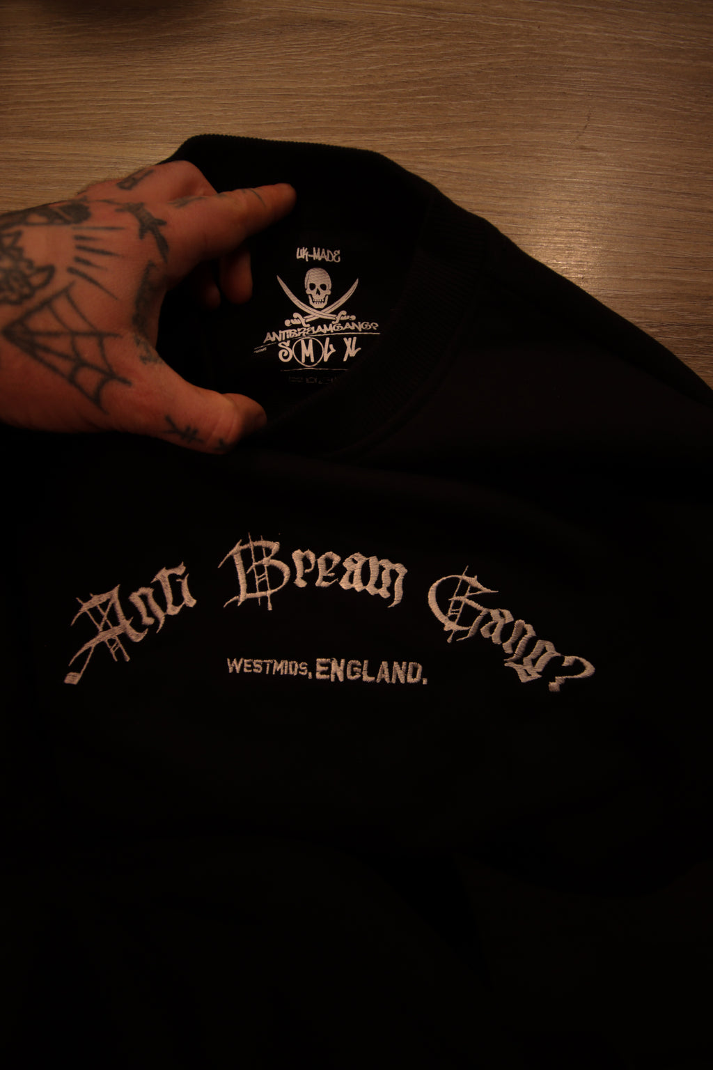 “RESERVOIR DOGS” sweatshirt.