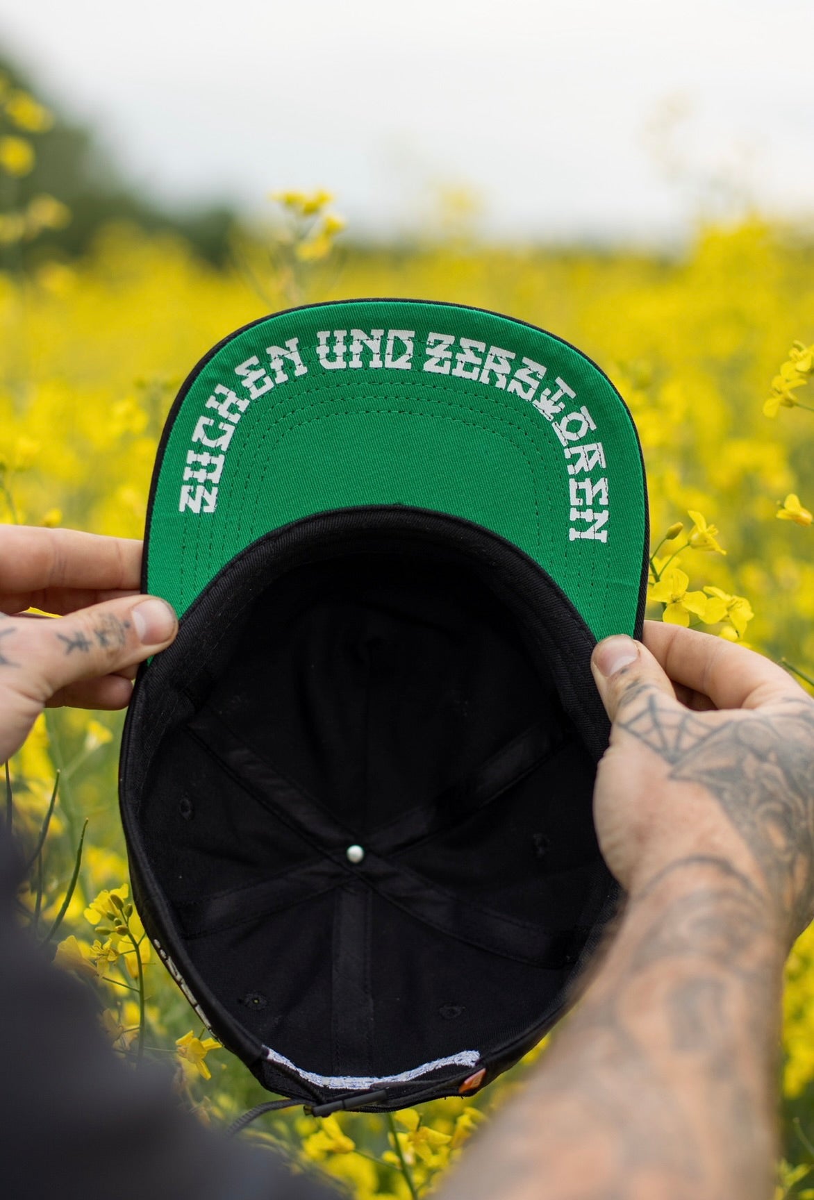 "S&D" cap